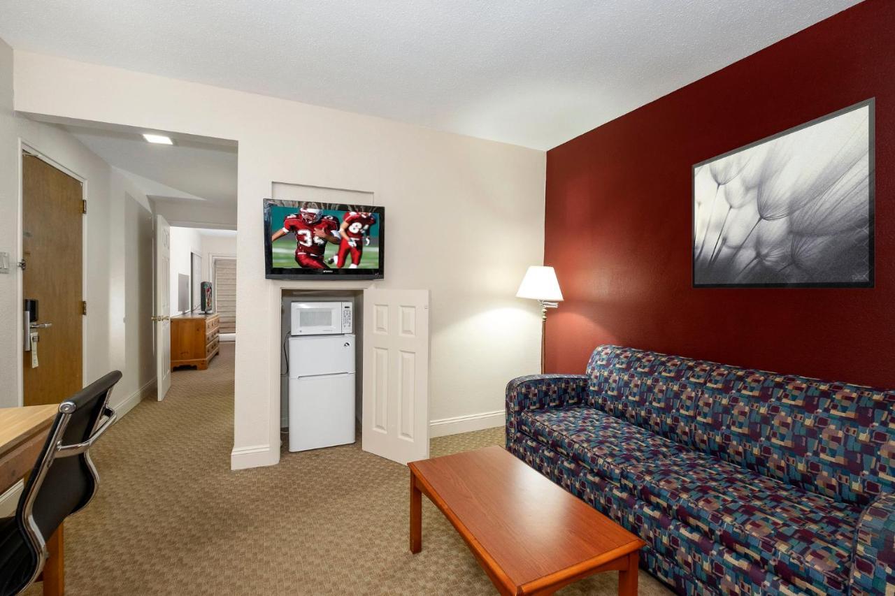 Red Roof Inn & Suites Hazleton Eksteriør bilde