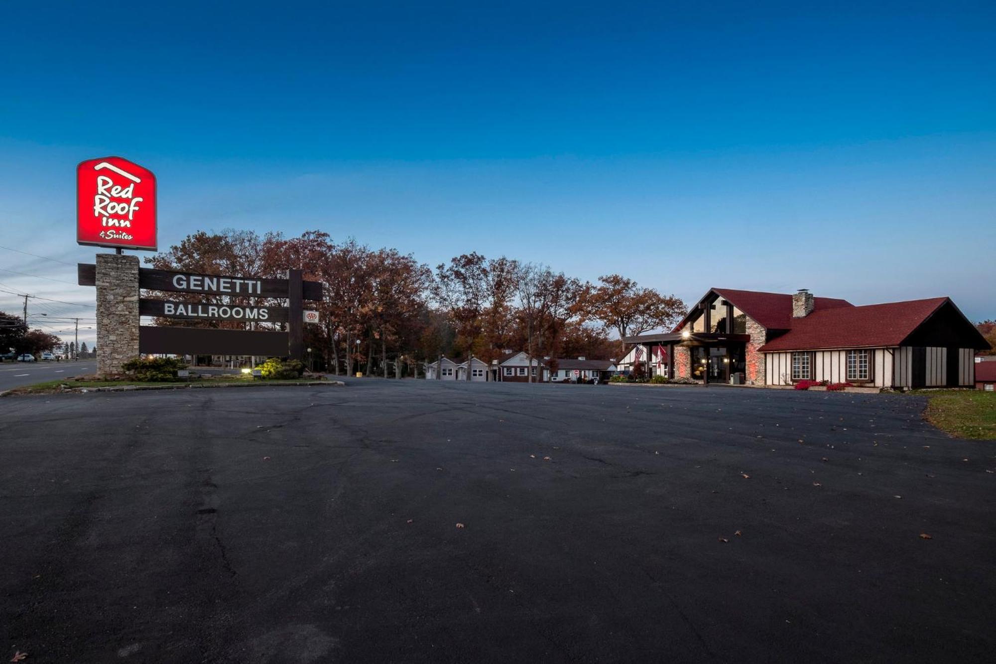 Red Roof Inn & Suites Hazleton Eksteriør bilde